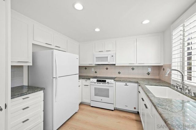 325 S Sierra Ave 25, Solana Beach, CA 92075