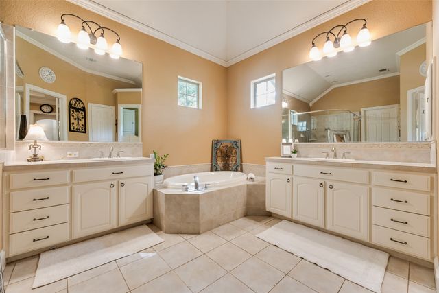 115 River Run Drive, Azle, TX 76020