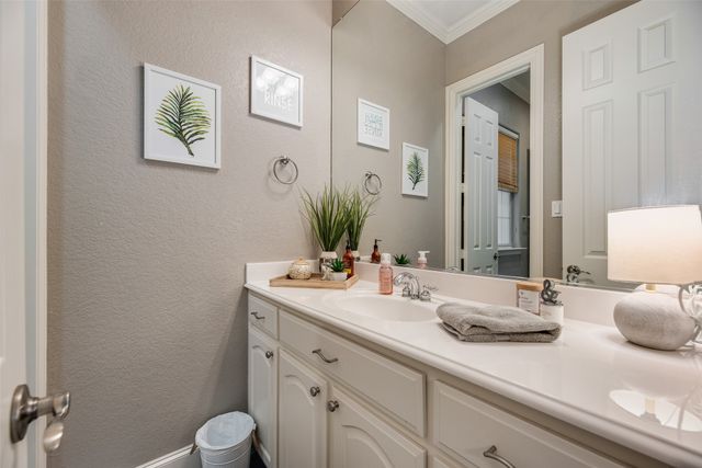 115 River Run Drive, Azle, TX 76020