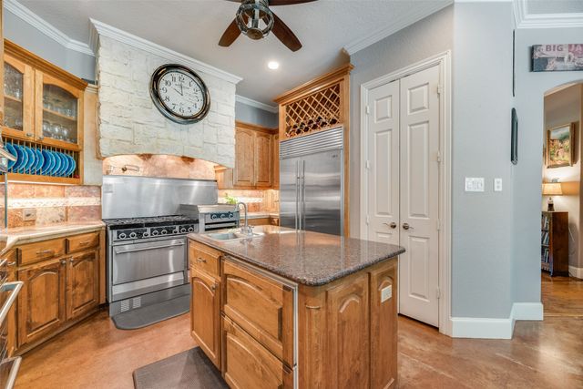 115 River Run Drive, Azle, TX 76020