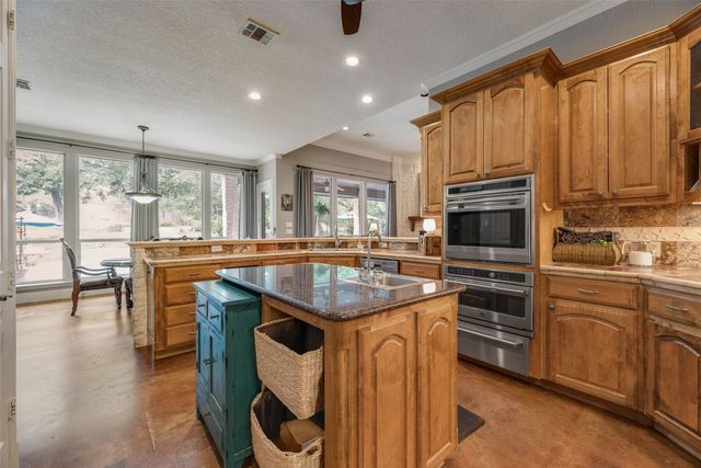115 River Run Drive, Azle, TX 76020