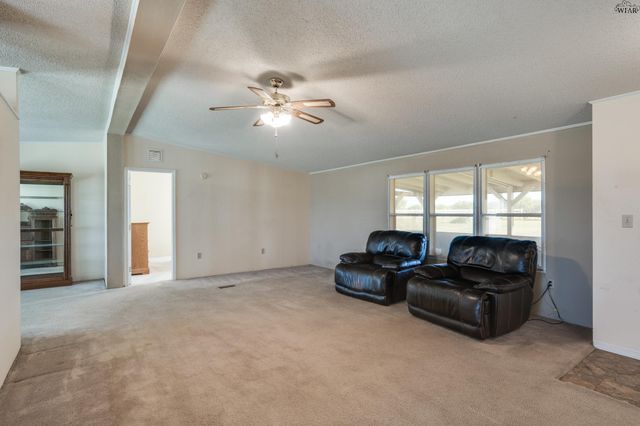 3877 S FM 368, Iowa Park, TX 76367