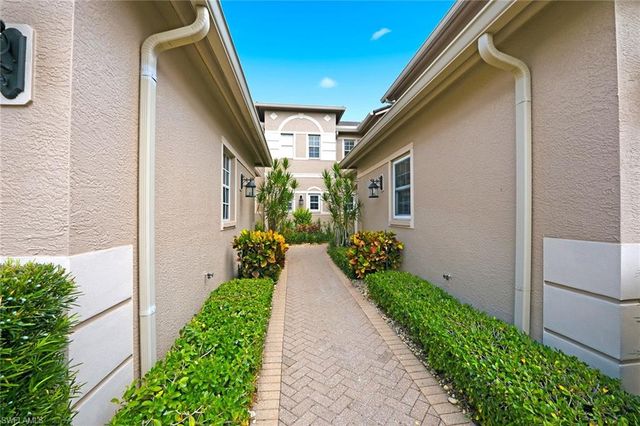729 Regency Reserve CIR 5501, Naples, FL 34119