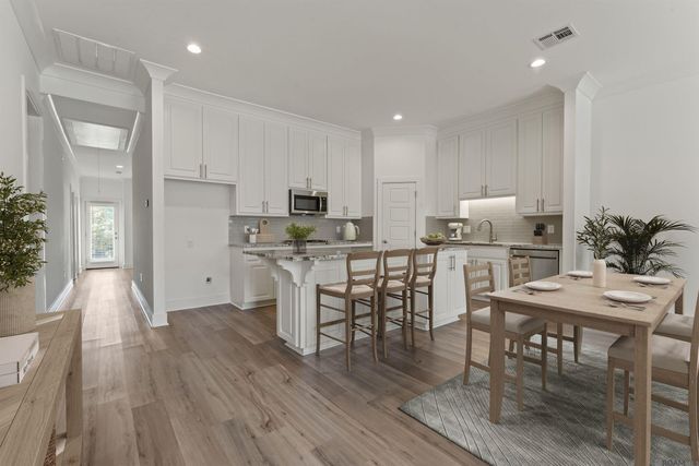 8932 Southlawn Dr, Baton Rouge, LA 70810