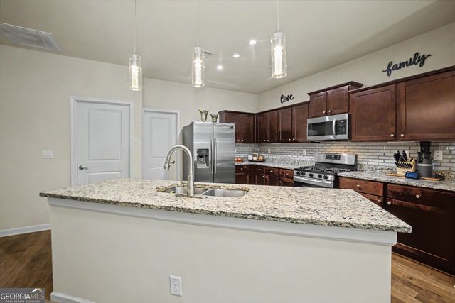 6526 Saint Mark Way, Fairburn, GA 30213