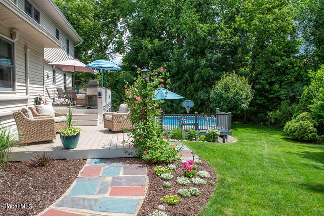 4 Ridge Lane, Clifton Park, NY 12019