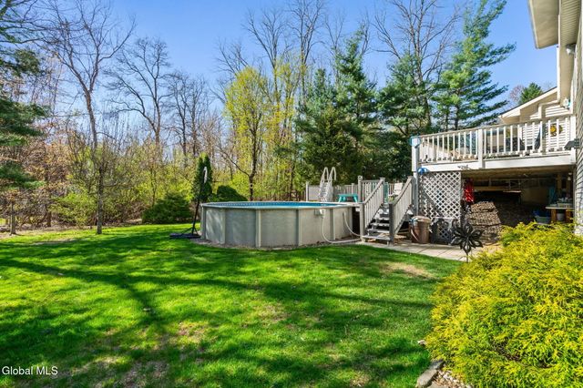 4 Ridge Lane, Clifton Park, NY 12019