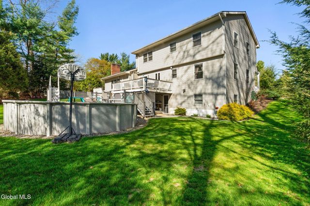 4 Ridge Lane, Clifton Park, NY 12019