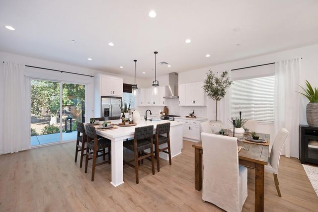 2327 5th Ave, Sacramento, CA 95818