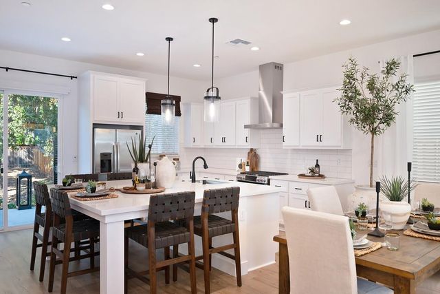 2327 5th Ave, Sacramento, CA 95818