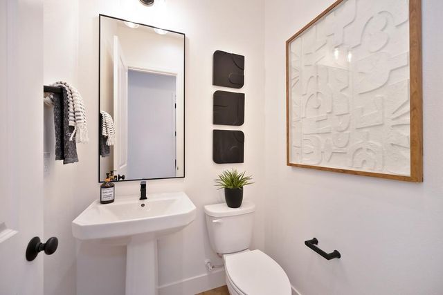 2327 5th Ave, Sacramento, CA 95818