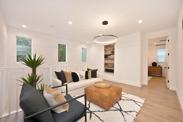 2327 5th Ave, Sacramento, CA 95818