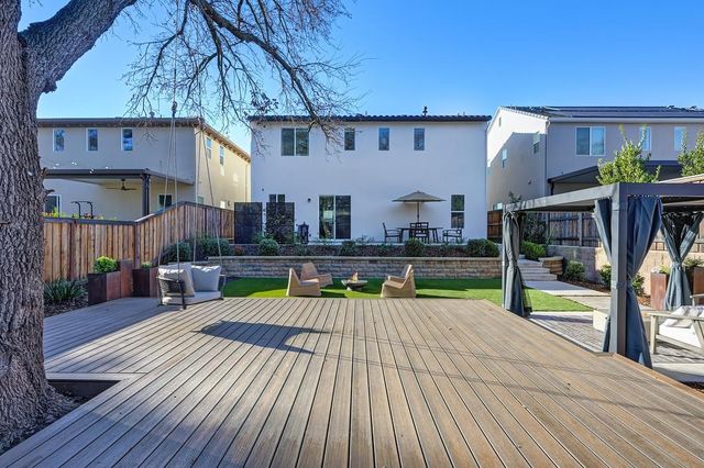 2327 5th Ave, Sacramento, CA 95818