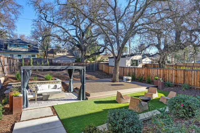 2327 5th Ave, Sacramento, CA 95818