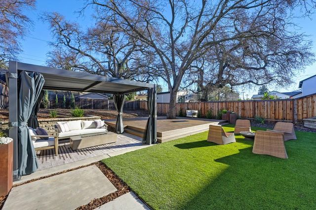 2327 5th Ave, Sacramento, CA 95818