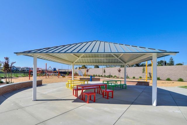 2327 5th Ave, Sacramento, CA 95818