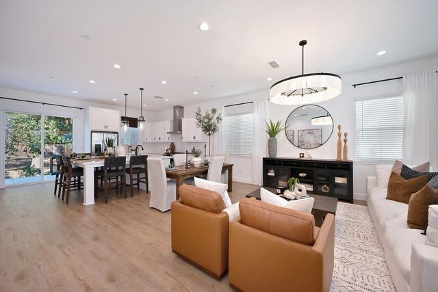 2327 5th Ave, Sacramento, CA 95818