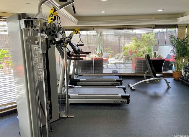 440 Olohana Street 1612, Honolulu, HI 96815