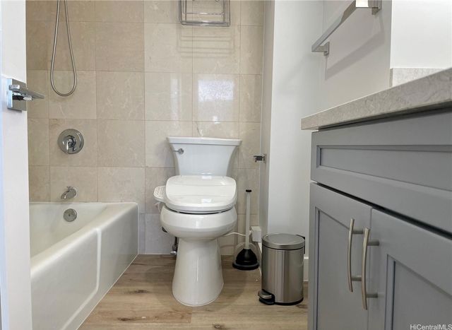 440 Olohana Street 1612, Honolulu, HI 96815