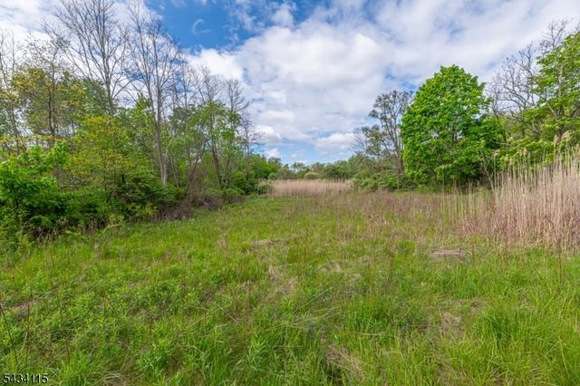 28 Brooklyn Stanhope Rd, Hopatcong Boro, NJ 07874