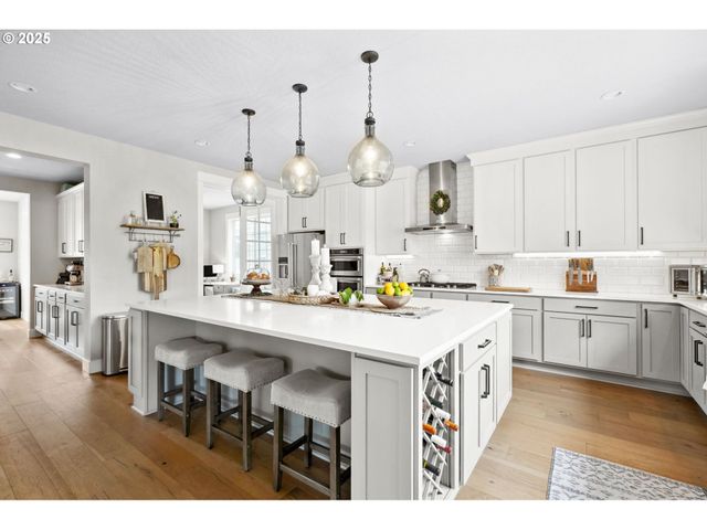 11405 Se CHEERFUL Way, Happy Valley, OR 97086
