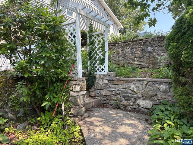 38 River Styx Road, Hopatcong, NJ 07843