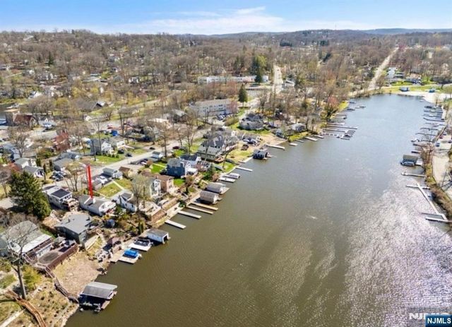 38 River Styx Road, Hopatcong, NJ 07843