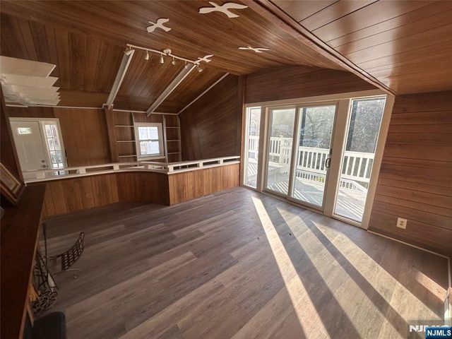 38 River Styx Road, Hopatcong, NJ 07843