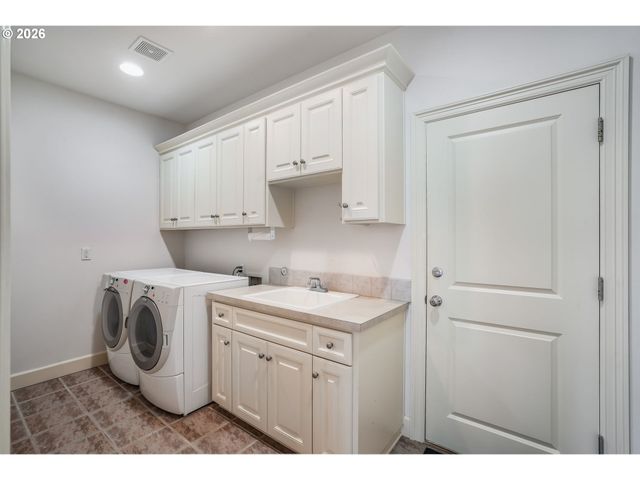17273 Sw SOREN Ct, Beaverton, OR 97007