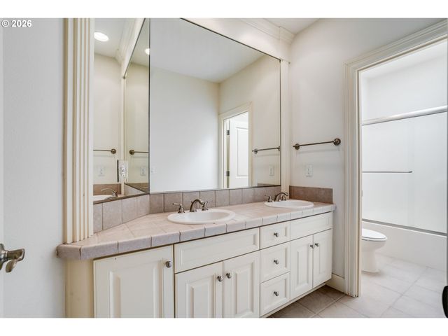 17273 Sw SOREN Ct, Beaverton, OR 97007