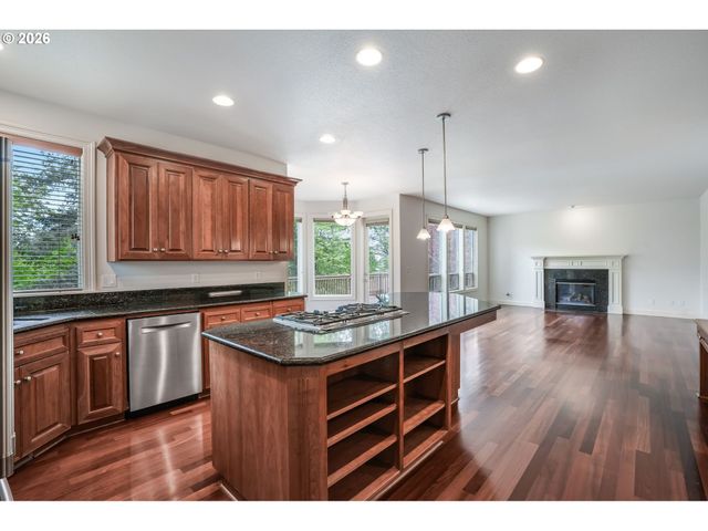 17273 Sw SOREN Ct, Beaverton, OR 97007