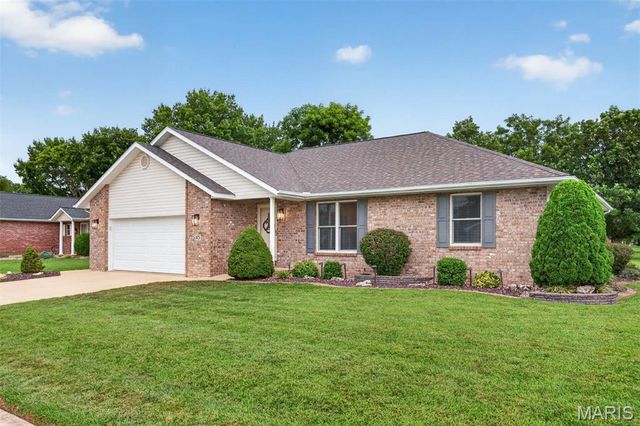 115 N Porte Drive, Highland, IL 62249