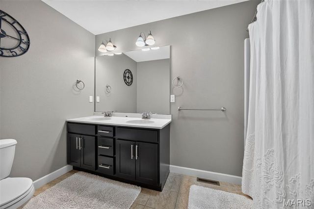 115 N Porte Drive, Highland, IL 62249
