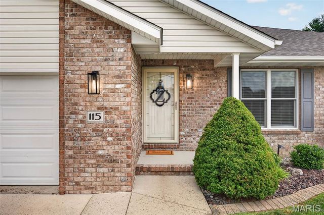 115 N Porte Drive, Highland, IL 62249
