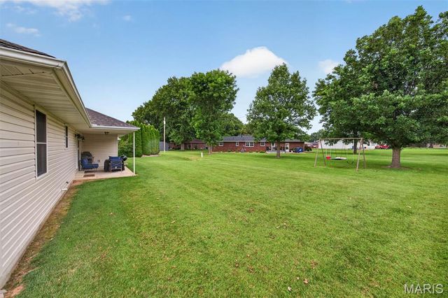 115 N Porte Drive, Highland, IL 62249