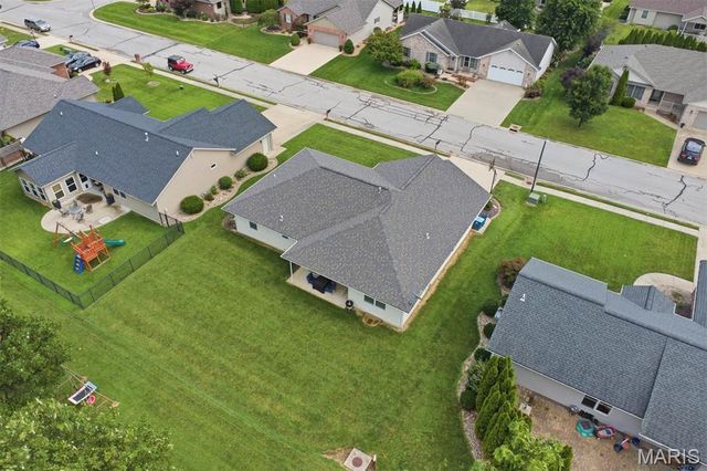 115 N Porte Drive, Highland, IL 62249
