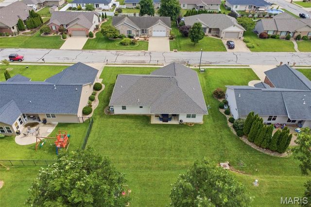 115 N Porte Drive, Highland, IL 62249
