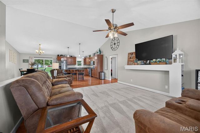 115 N Porte Drive, Highland, IL 62249