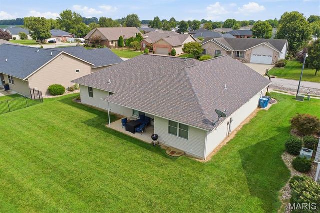 115 N Porte Drive, Highland, IL 62249