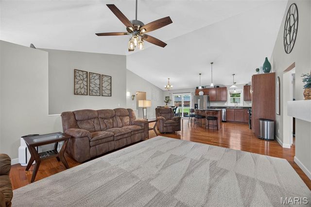 115 N Porte Drive, Highland, IL 62249
