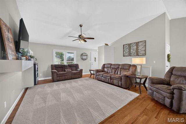 115 N Porte Drive, Highland, IL 62249