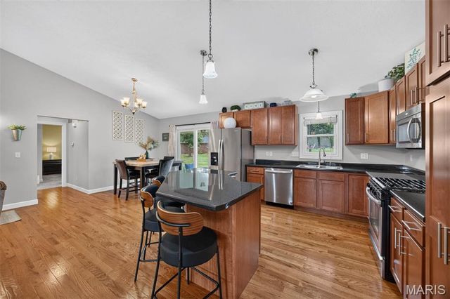 115 N Porte Drive, Highland, IL 62249
