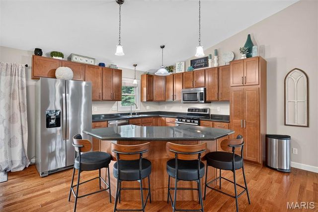 115 N Porte Drive, Highland, IL 62249