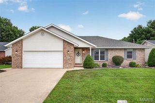 115 N Porte Drive, Highland, IL 62249