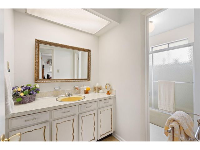 398 Uvalda St, Aurora, CO 80011