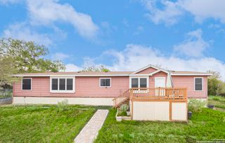 590 County Road 4614, Castroville, TX 78009