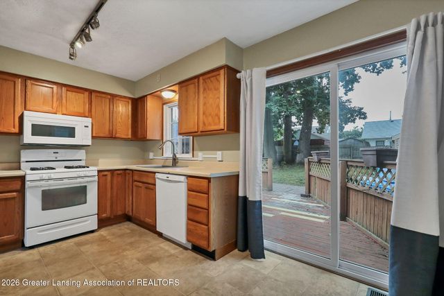 1410 Loraine Avenue, Lansing, MI 48910