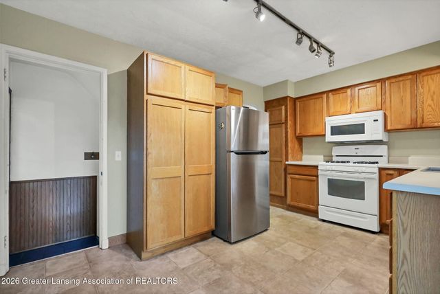 1410 Loraine Avenue, Lansing, MI 48910