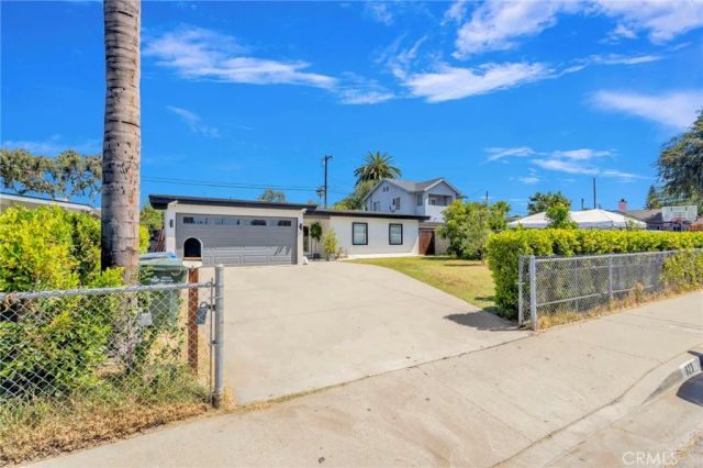 923 Hallwood Avenue, Pomona, CA 91767