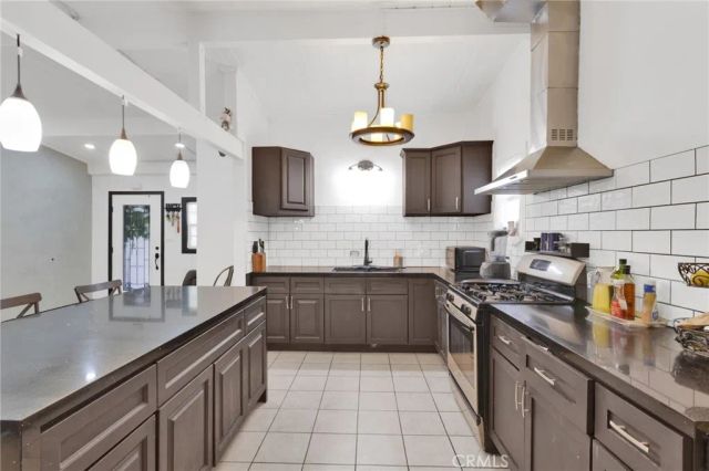 923 Hallwood Avenue, Pomona, CA 91767